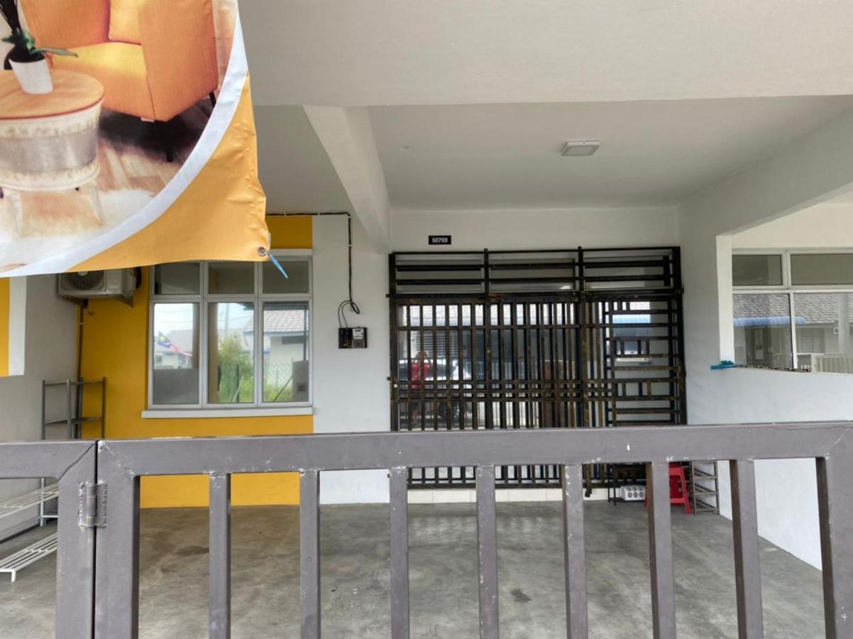 Farnira Exclusive Homestay Kampung Raja Kültér fotó